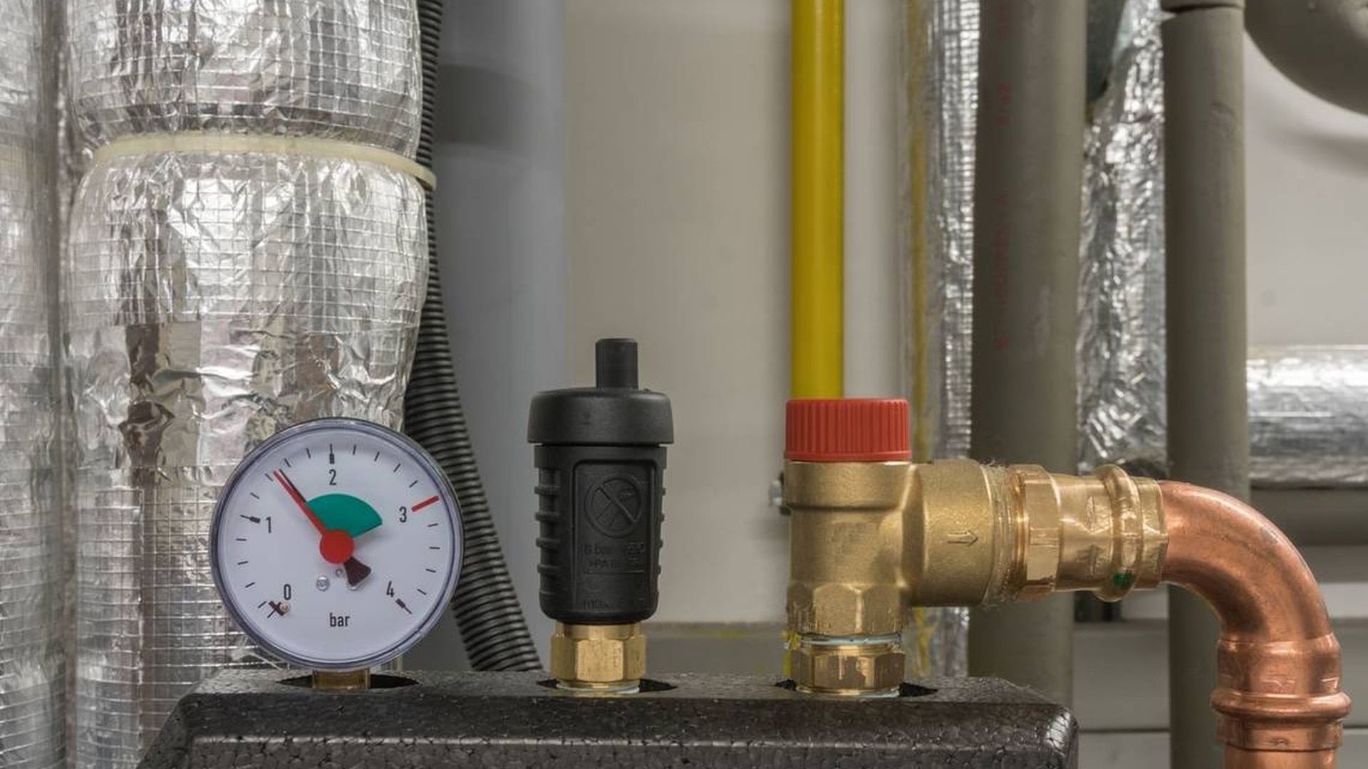 Падает давление в отоплении частного дома. Давление воды в водопроводе для газового котла. Падает давление в отоплении частного дома. Падает давление в отоплении частного дома. Манометр давления воды в газовом котле.